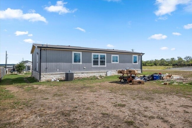Building Photo - 104 Pineapple Sage Cv