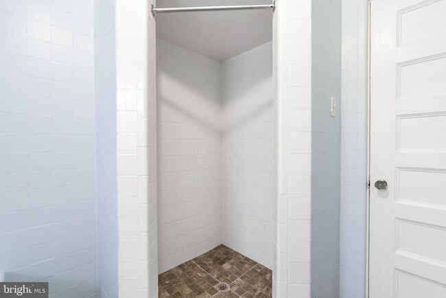 Building Photo - 112 E Township Line Rd