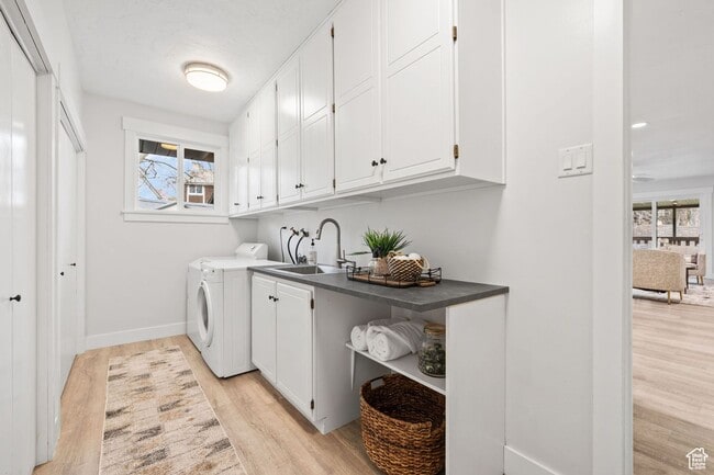 Building Photo - Beautiful 4 Bd. 3 Bath Home w/Mother-In-La...