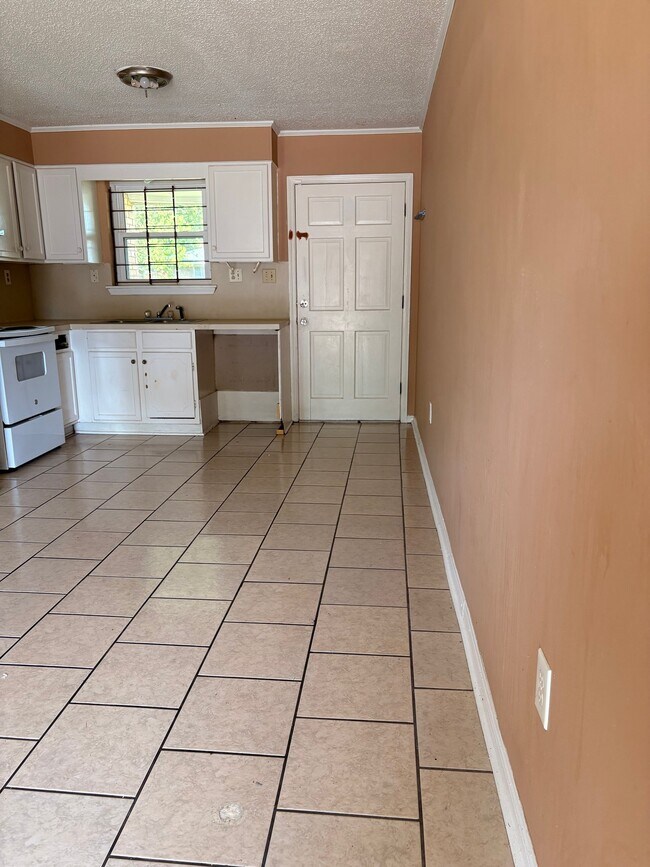 Building Photo - 1510 La Annie Dr