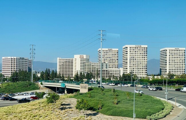 Building Photo - 195 Bowery
