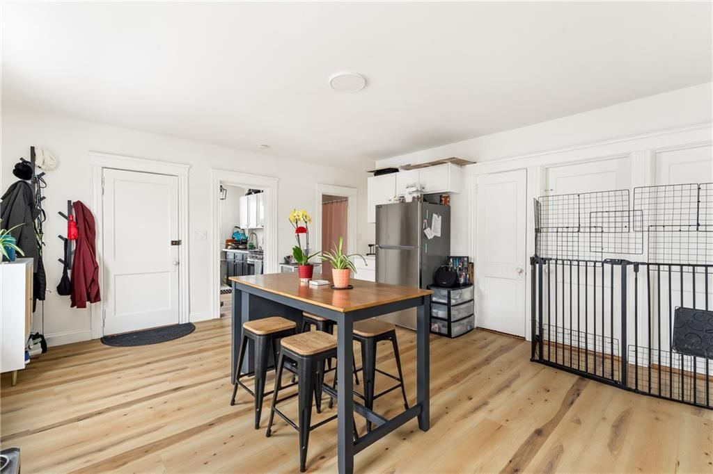 Building Photo - 19 Vale St