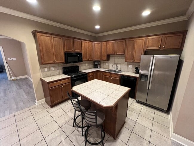 Building Photo - Newly updated! 3 bd, 2 bath condo in Zacha...