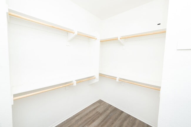 Building Photo - Amazing 3 Bedroom Condo available now! Totally loaded unit, schedule a tour today!