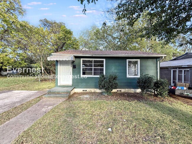 Primary Photo - 2 Bed, 1 Bath with Laundry Hookups / Pet-F...