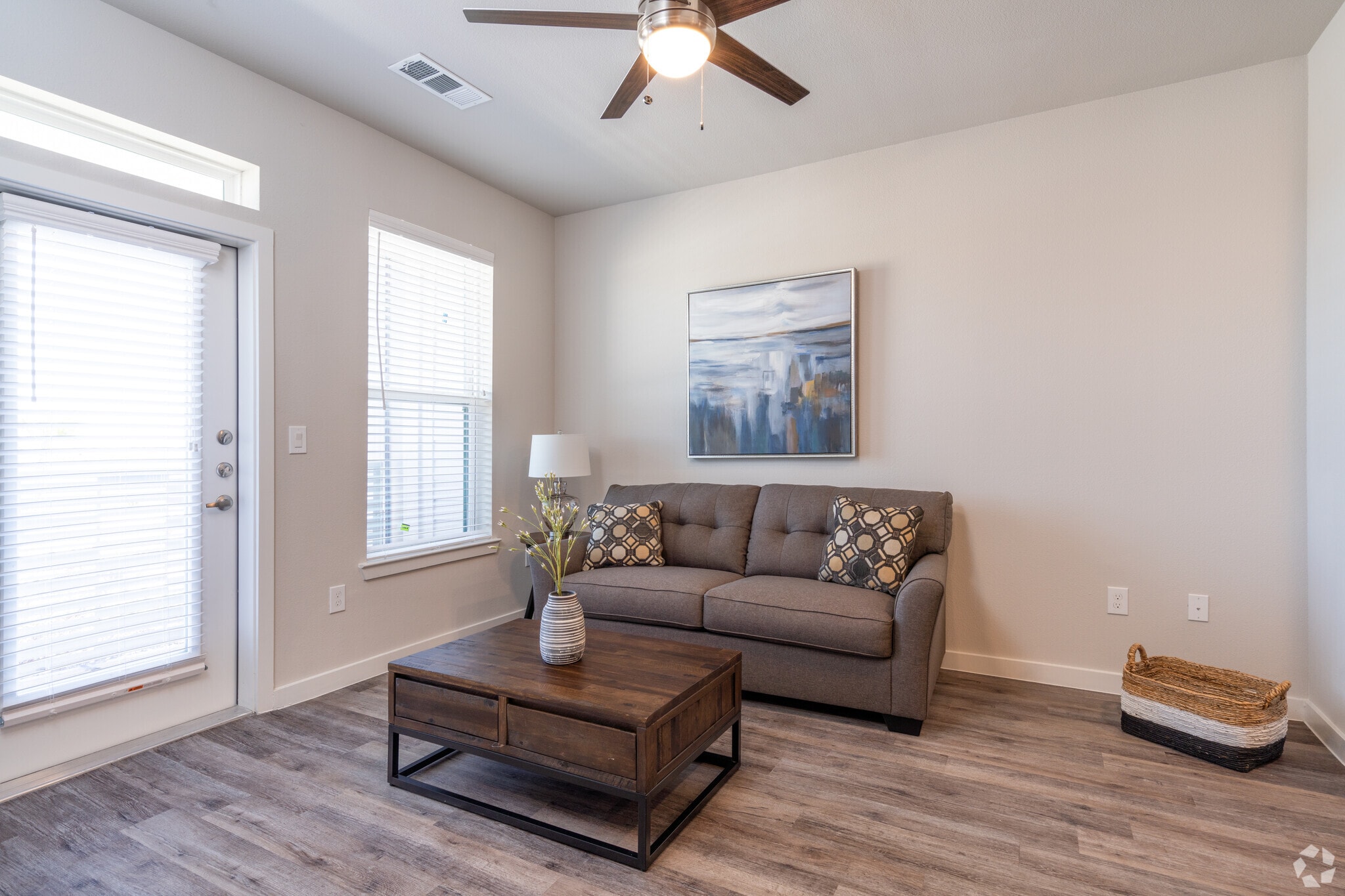 Interior Photo - Huntington at Lago Mar