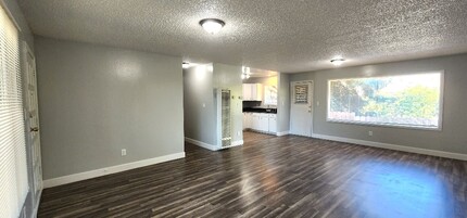 Building Photo - Completely Renovated 3 Bedroom 2 Full Bath...