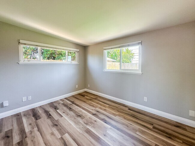 Building Photo - SD: Spacious 4BD/2BA Home in Imperial Beach with Large Yard, Turf Backyard & Attached Garage