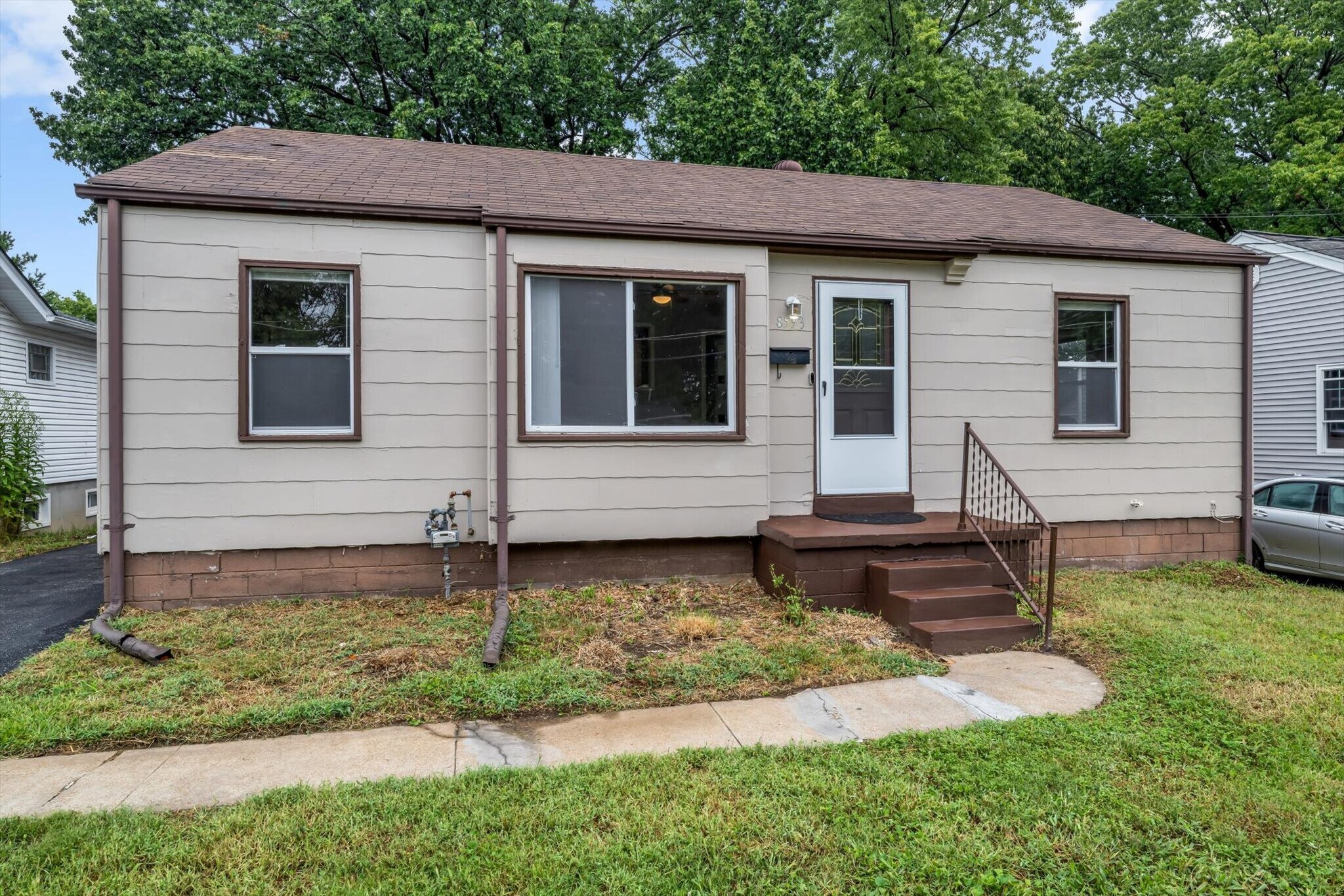 Building Photo - 8593 Engler ave