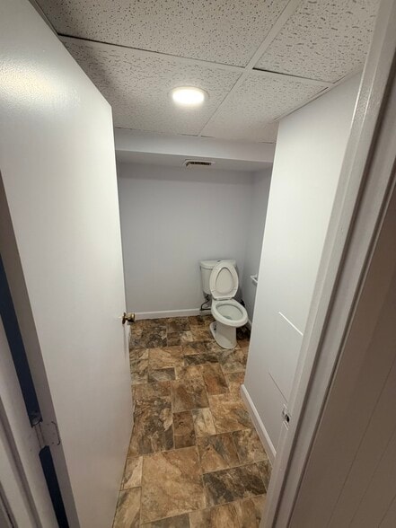 Building Photo - 528 King St