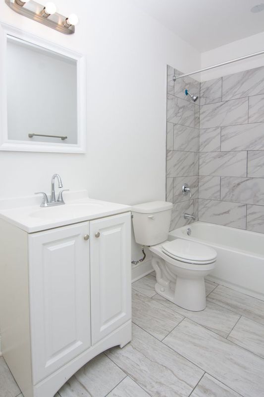 Building Photo - 735 W Garfield Blvd