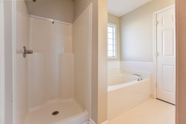Building Photo - 3886 Stella Dr