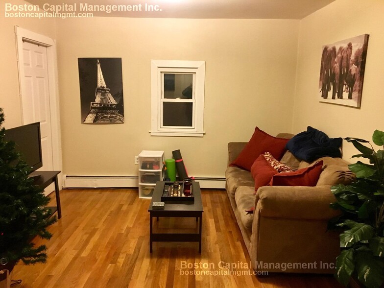 Building Photo - 45 Sewall St