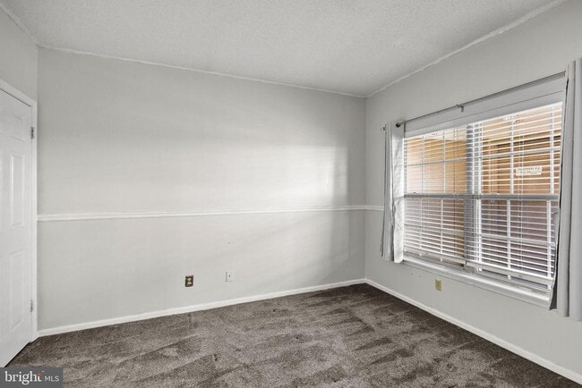 Building Photo - 6070 Main St