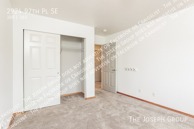 Building Photo - 2924 97th Pl SE