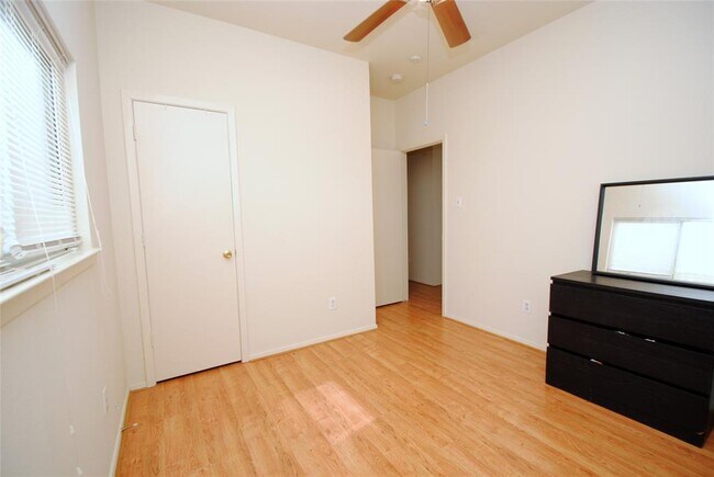 Building Photo - 6363 Provident Green Dr