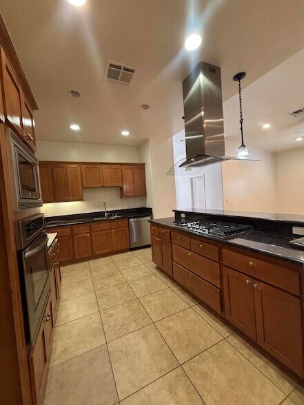 Building Photo - 53540 Avenida Rubio