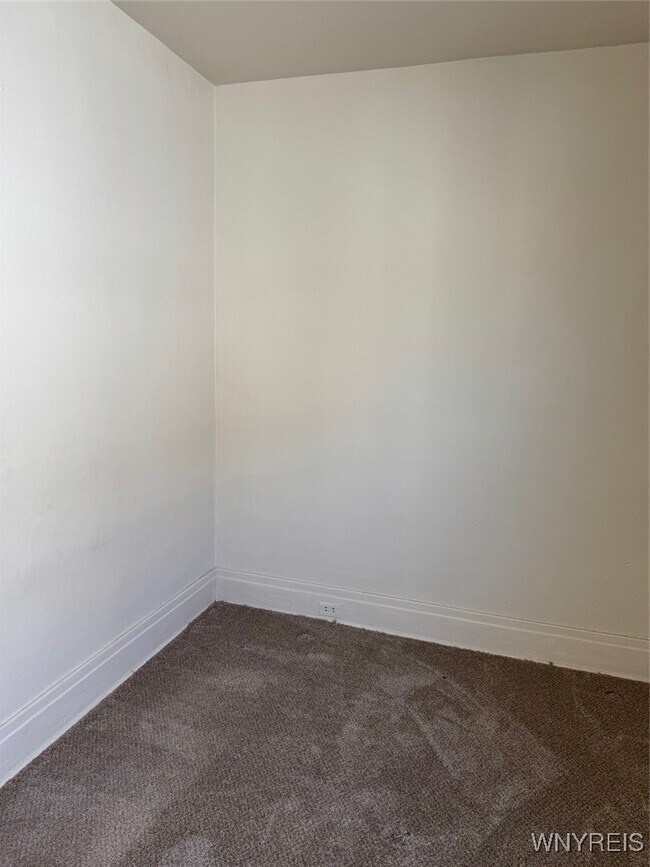 Building Photo - 5 Humphrey Rd