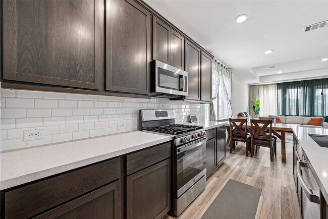 Building Photo - 21831 Tallulah River Dr