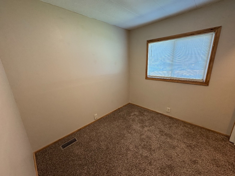 Building Photo - 4664 US-30