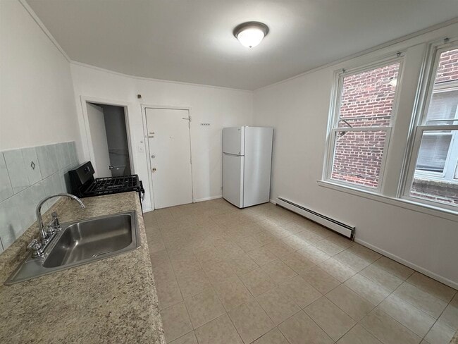 Building Photo - 64 Cottage St