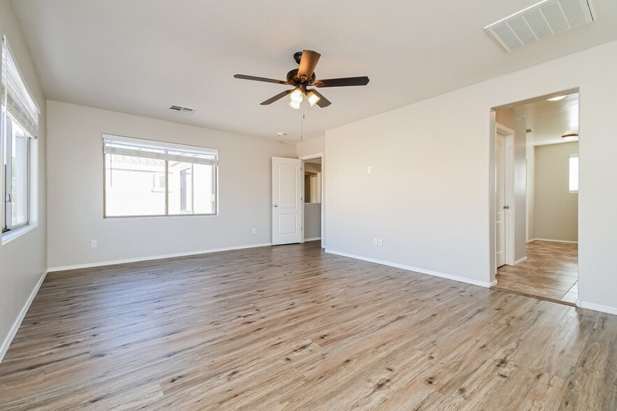 Building Photo - 3014 E Megan St