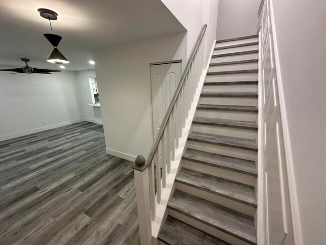 Building Photo - 10300 Hidden Springs Ct