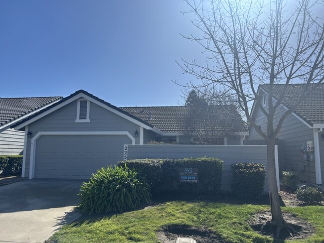 Building Photo - 2252 Southport Ln