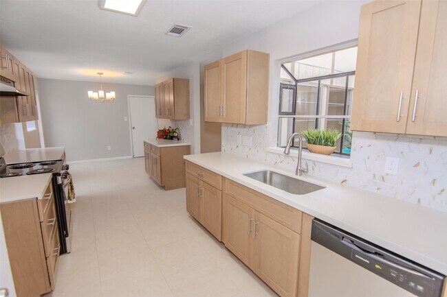 Building Photo - 6703 Stonewater