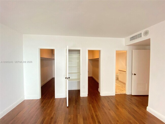Building Photo - 5825 Collins Ave