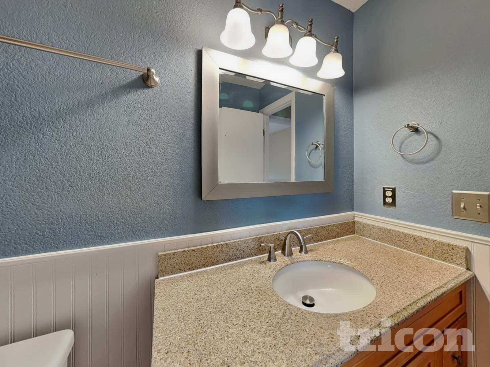 Building Photo - 5772 S Netherland St