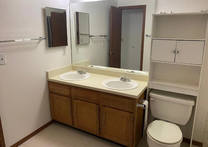 Building Photo - 7474 E Arkansas Ave