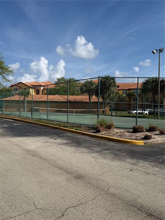 Building Photo - 5467 Vineland Rd