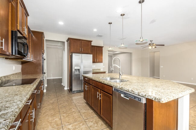 Building Photo - 35082 N Laredo Dr