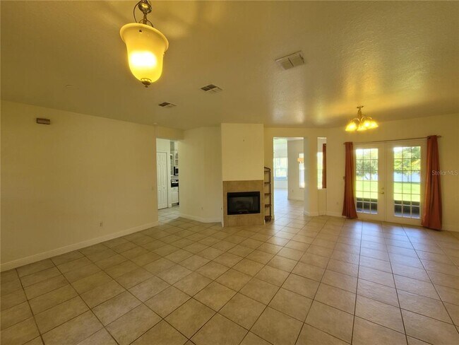 Building Photo - 113 Torino Ln