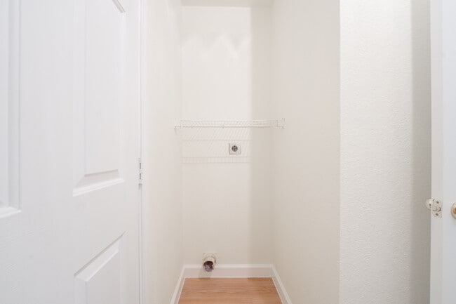 Building Photo - 3926 Privet Pl