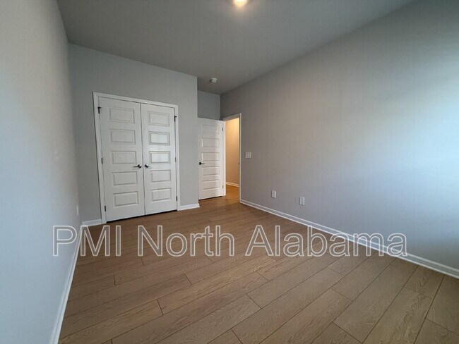 Building Photo - 204 Cobbdale Park Dr