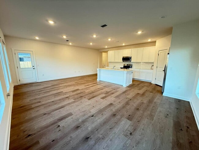 Building Photo - Free Wi-Fi for the first year! 4 Bed/2 Bath New Construction - Foley