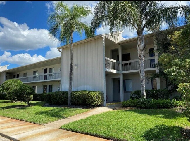 Building Photo - 225 Caryl Way