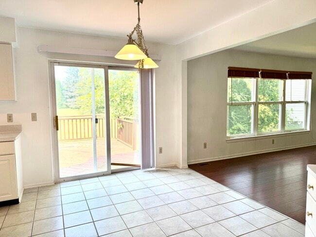 Building Photo - 2341 Timbercrest Ct