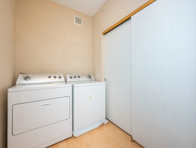 laundry room - 10325 Providence Dr