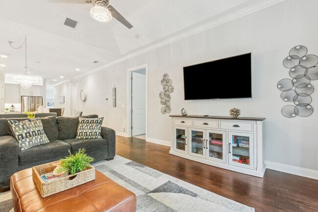 Building Photo - 95217 Summerwoods Cir