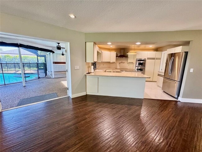 Building Photo - 3705 Torrey Pines Blvd