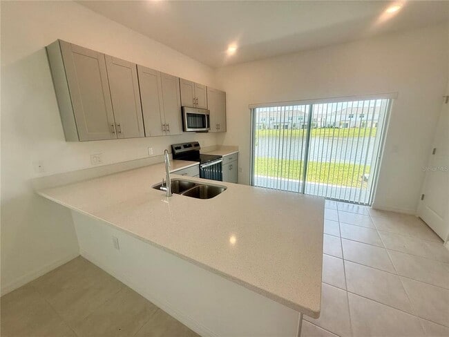 Building Photo - 3161 Skyline Lp