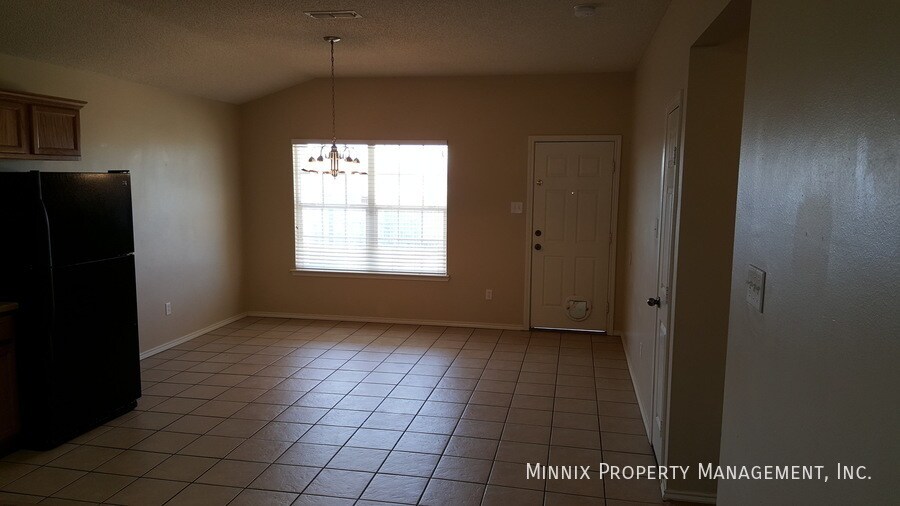 Building Photo - 515 N Kline Ave