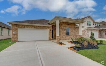 Building Photo - 8419 Bay Oaks Dr