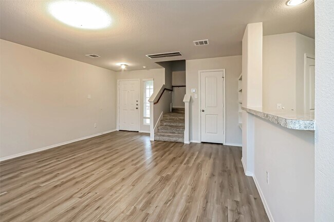 Building Photo - 2751 Madison Ct