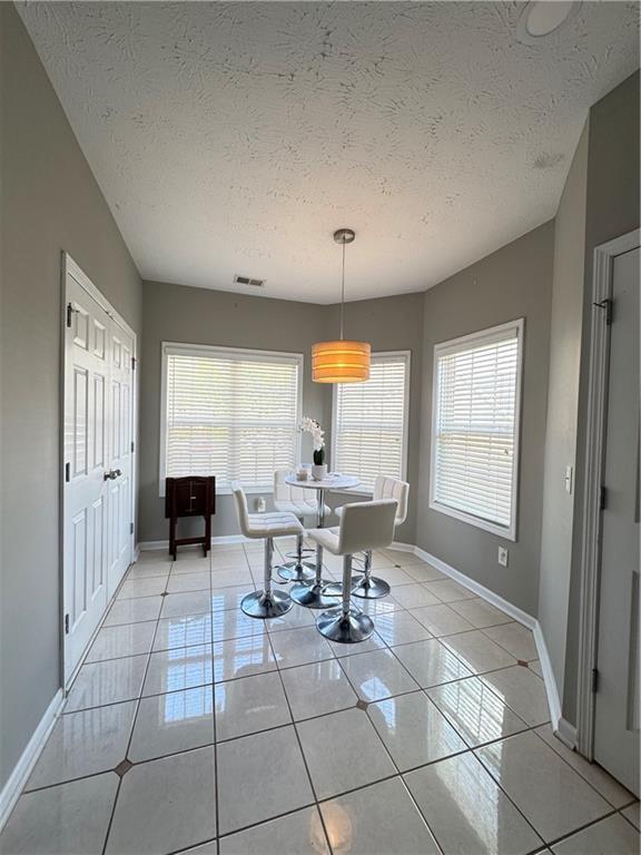 Building Photo - 2555 Flat Shoals Rd
