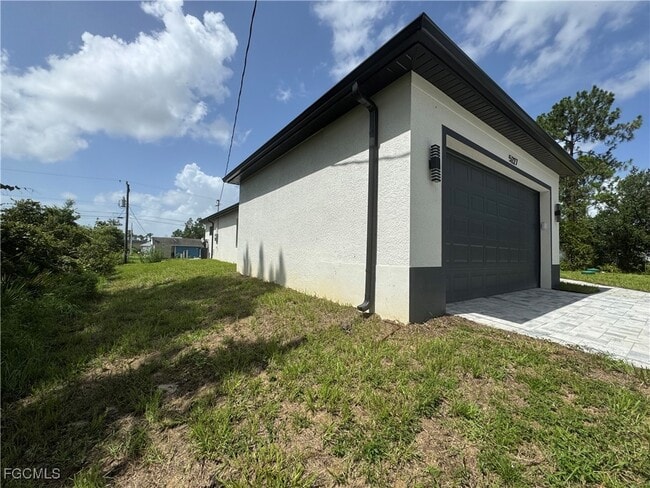 Building Photo - 5227 4th St W