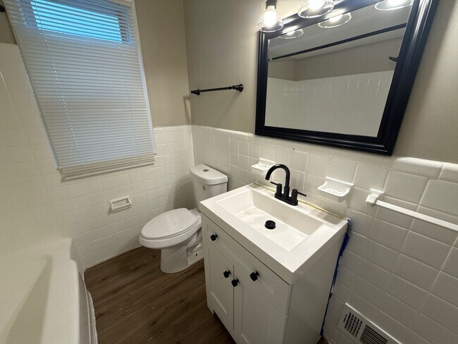 Building Photo - Renovated 3-Bedroom Home – We Welcome Sect...
